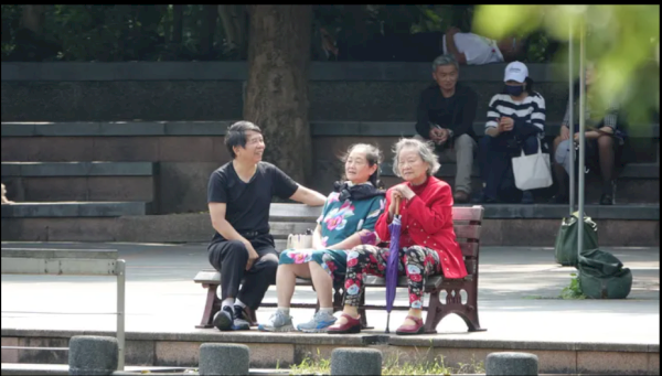 咳不停！65歲婦喝藥「嗨到3天沒睡」　醫揭止咳藥隱藏風險